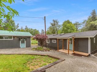 1597 Lake Dr, Camano Island, WA 98282