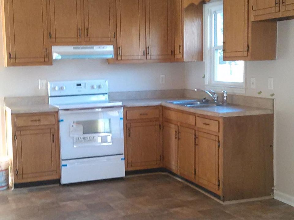 1st image of 211 Murdock St