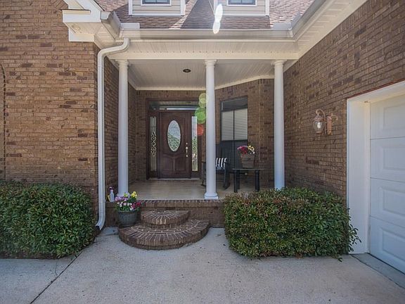 3rd image of 9437 Lake Woods Ct