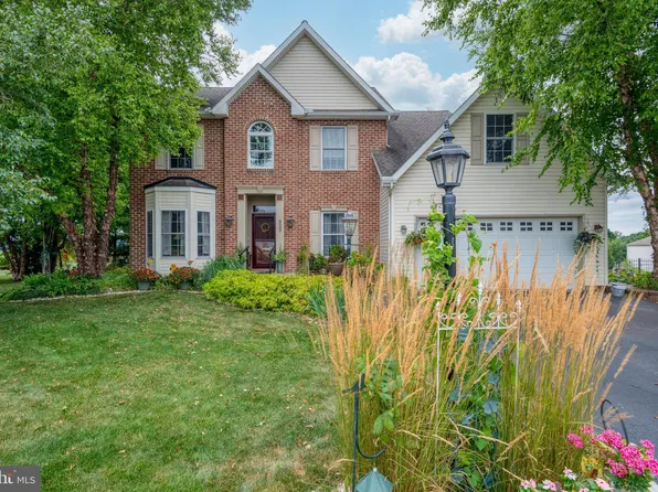 829 Victoria Ln, Palmyra, PA 17078