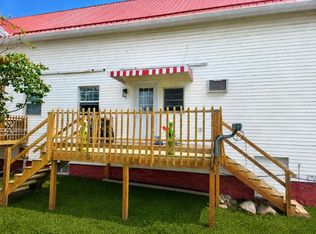 434 W Madison St #4, Winthrop, IA 50682