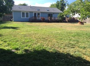 919 Knightsbridge Dr, Island Lake, IL 60042
