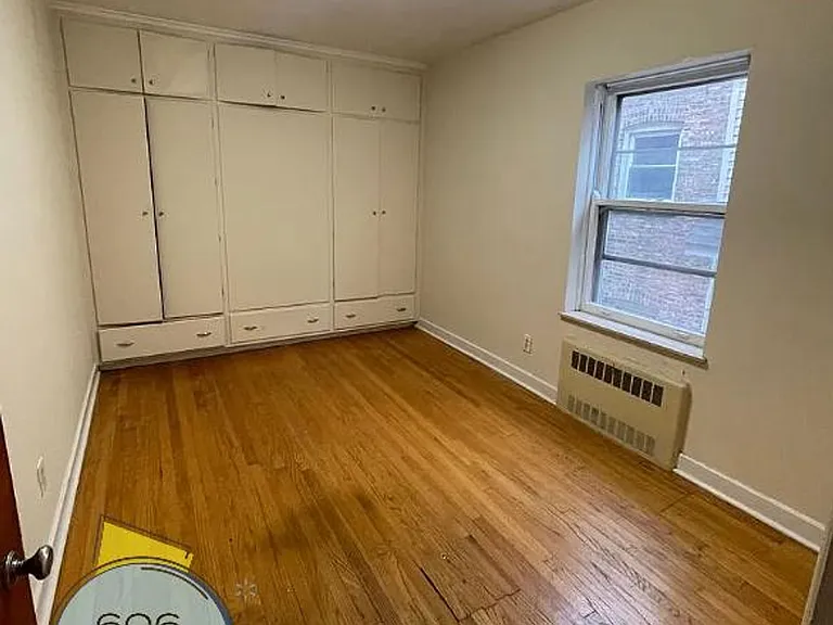 1645 Gunderson Ave, Berwyn! — Photo 4