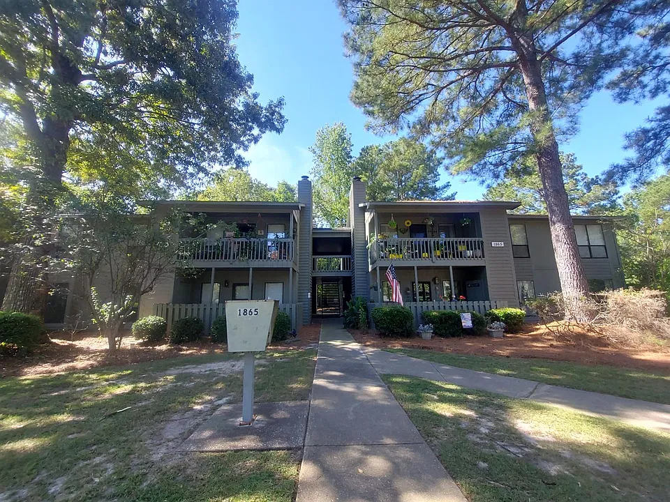 1865 Tryon Dr #2
