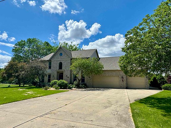 5th image of 1424 Country Club Ln