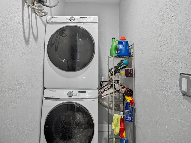 8131 NW 44th Ct — Photo 53