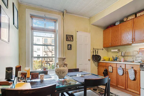 Rented by Twyford Real Estate | media 30