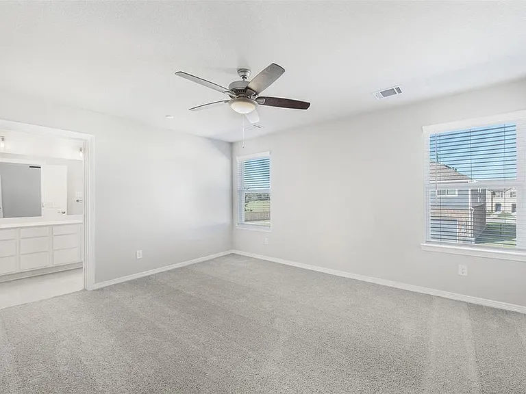 8034 Scanlan Trce — Photo 8