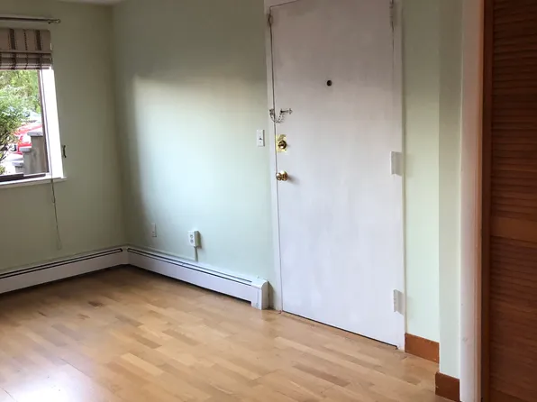 20 Riverside St, Watertown, MA