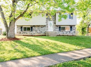 9513 Wood Hollow Rd, Louisville, KY 40229