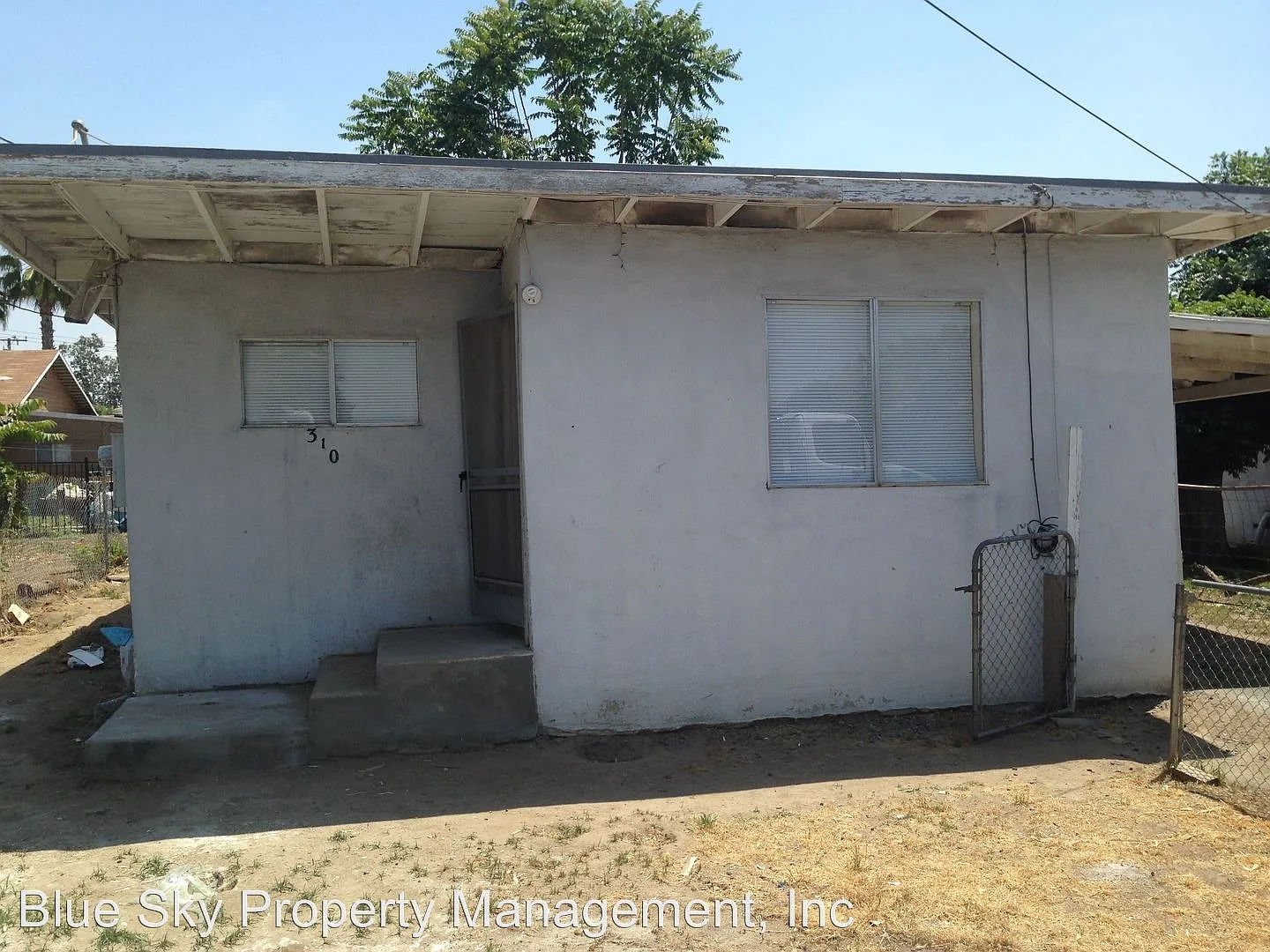 310 Schultz Ter photo 1