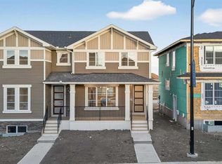 41 W Southborough Ln, Cochrane, AB T4C 2S6
