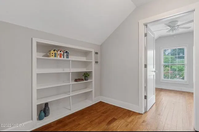 322 Pio Nono Ave — Photo 22