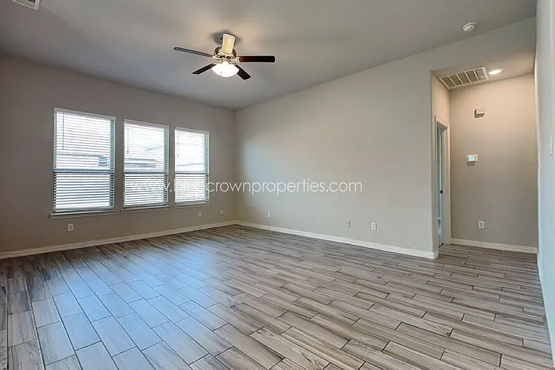 5 bed, 3.0 bath, 2507 sqft, $2,795 — Photo 4