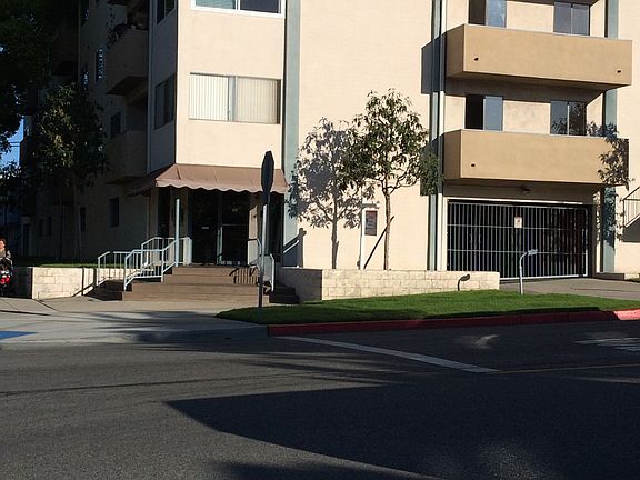 5th image of 601 E Orange Grove Ave Unit 104