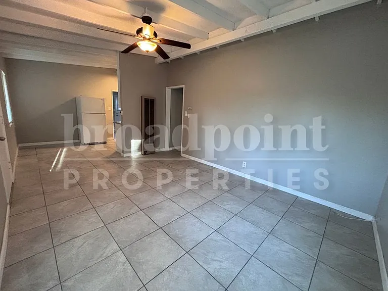 653 E 3rd Ave #1 — Photo 5