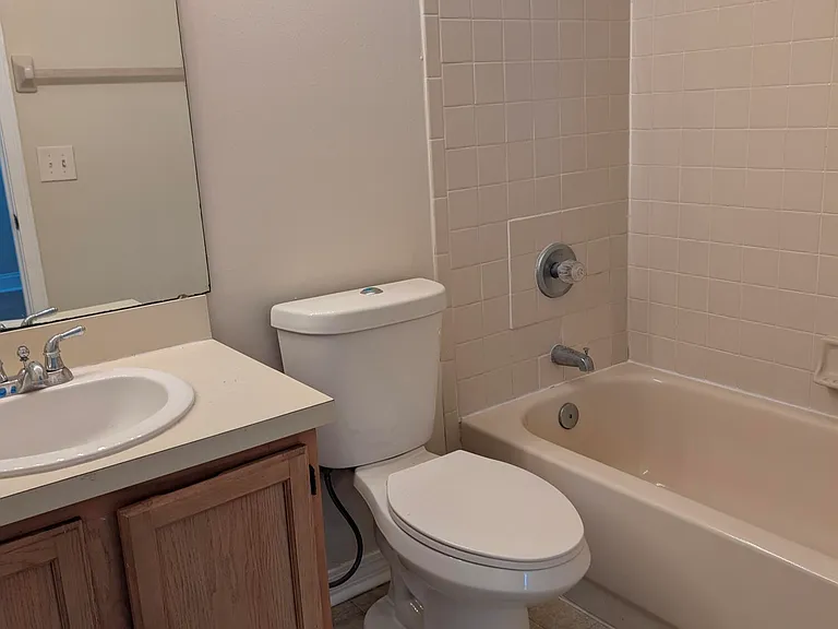 8529 Sturbridge Cir W — Photo 11