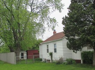 1055 S Cross St, Sycamore, IL 60178