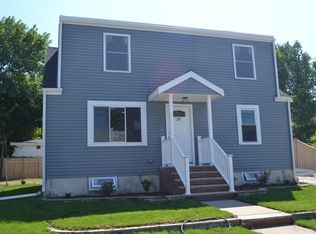 28 Badger Rd, Hyde Park, MA 02136