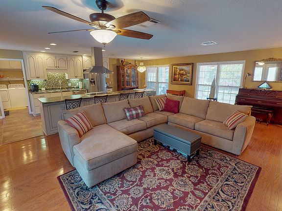 2nd image of 217 Wynnwood Cir