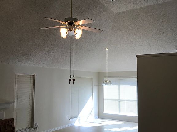 3rd image of 2337 Havard Oak Dr