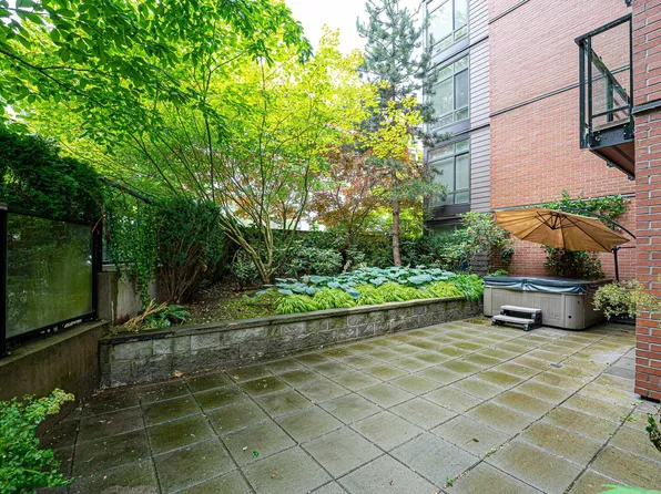 733 3rd St W #105, North Vancouver, BC V7M 0C8