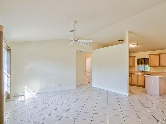 5th image of 8216 102nd Ave