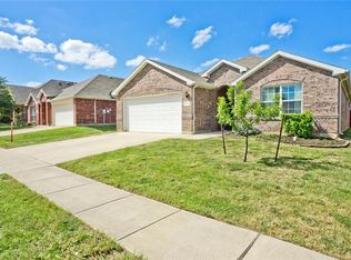 947 Mazatlan Dr, Arlington, TX 76002