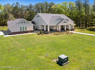20 Timber Ridge Dr, Laurel, MS 39443