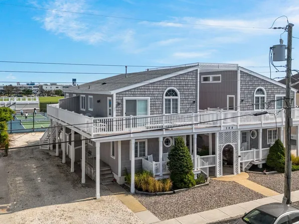 146 83rd St APT 1, Stone Harbor, NJ 08247