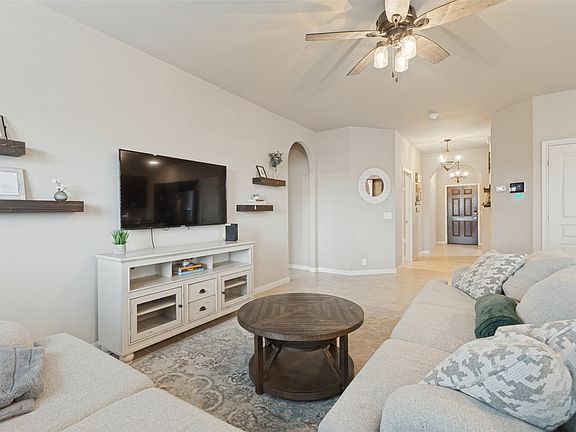 4th image of 573 Providence Pl