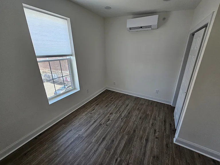 406 Main St #4 — Photo 24