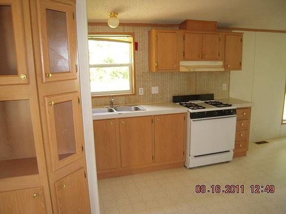 3rd image of 51741 Downey St