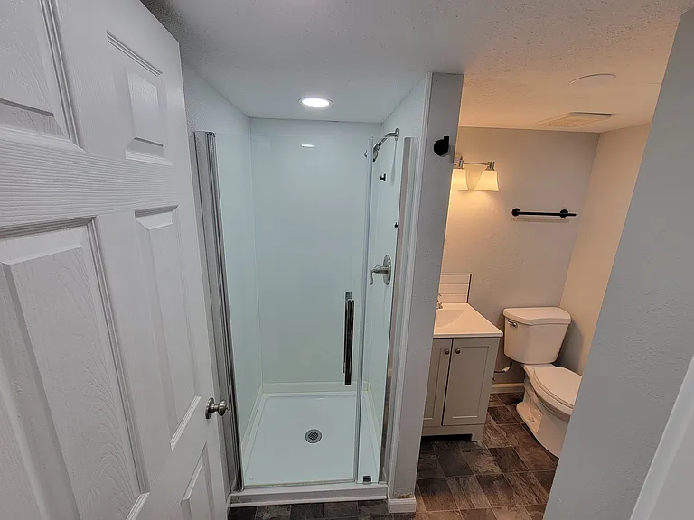 1629 E Pacific Ave #BASEMENT — Photo 8
