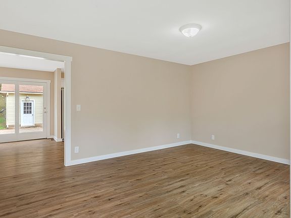 4th image of 4741 Cascade Dr
