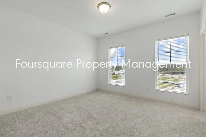1424 Grove Village Rd — Photo 37