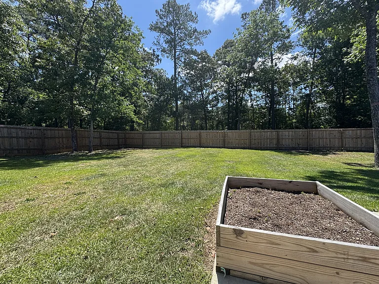 225 Westfield Dr — Photo 13