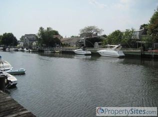 128 Division Ave, Massapequa, NY 11758