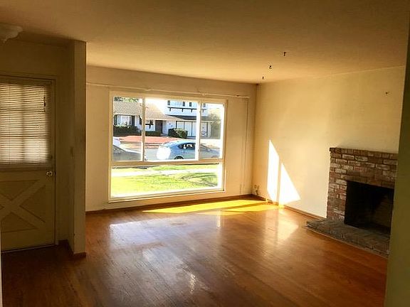 2nd image of 2908 Varden Ave