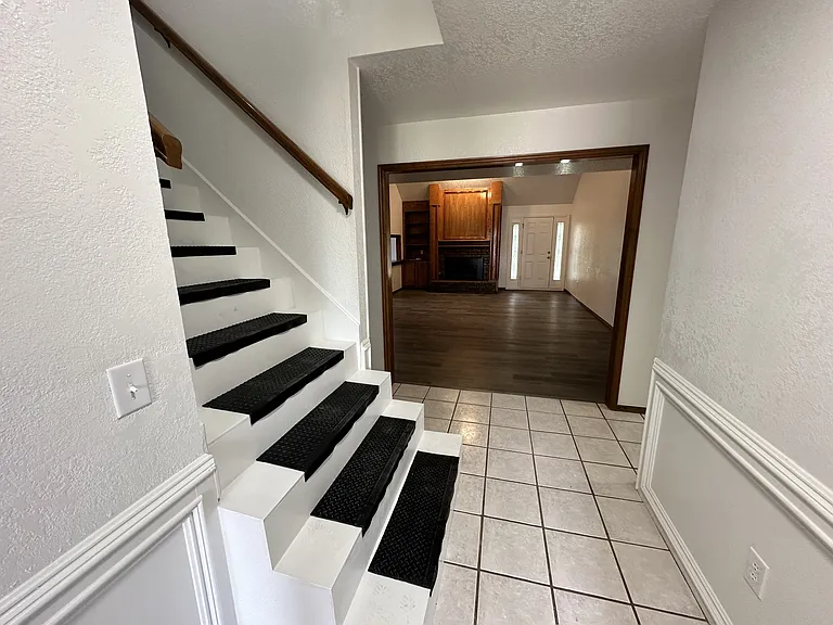 11832 SW 4th St — Photo 2