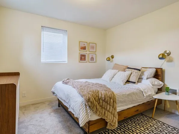 5506 NE Hoyt St #B, Portland, OR 97213