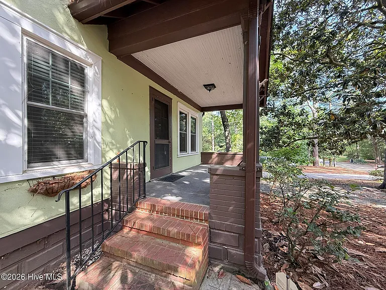 360 E Maine Ave — Photo 3