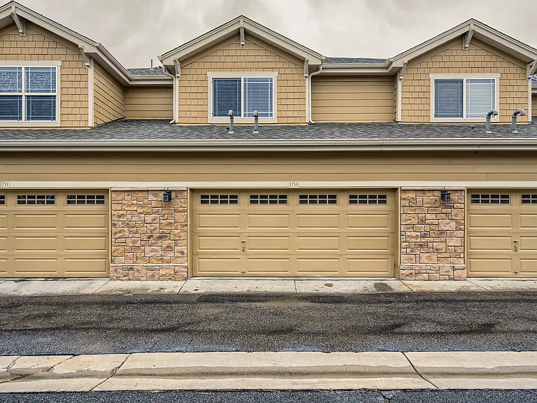 1753 S Buchanan Cir — Photo 24