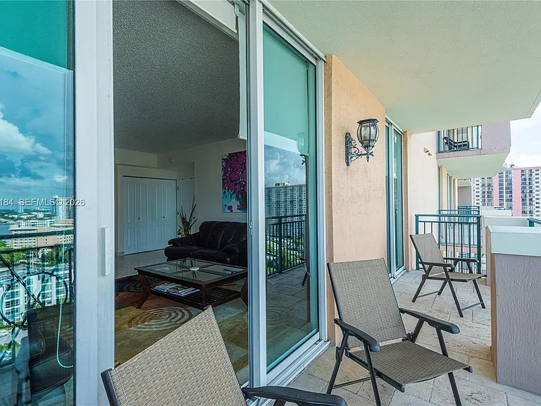 17555 Atlantic Blvd #UPH6 — Photo 5