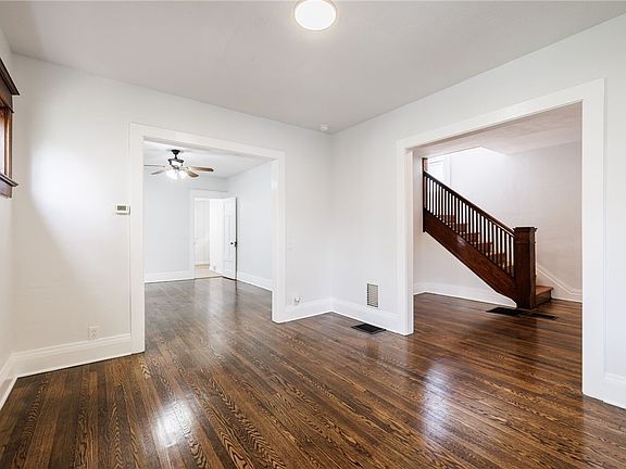 5th image of 150 Leighton Ave