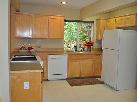 5th image of 16220 628th Ave E