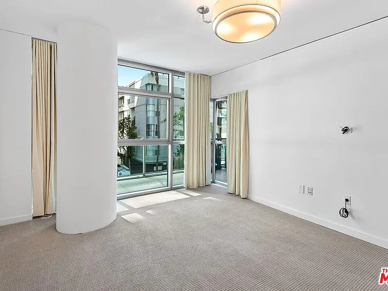 13650 Marina Pointe Dr #306 — Photo 17