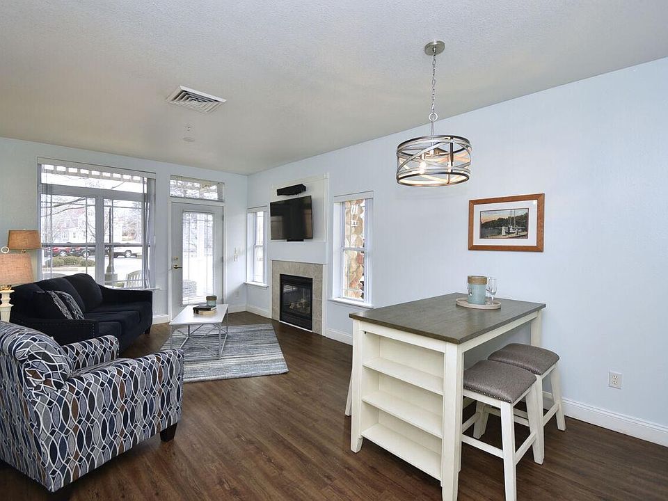 Delavan Lake Resort 1505 S Shore Dr Delavan WI Zillow