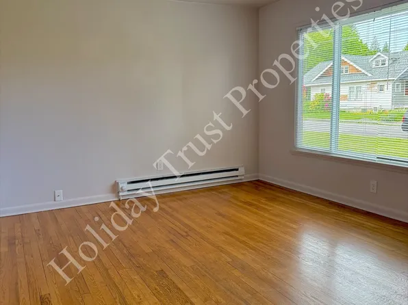 704 N St SE, Olympia, WA 98501