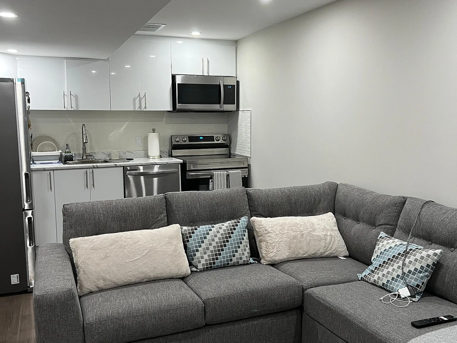 2 bed, $1,800 — Photo 2